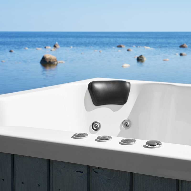 Jacuzzi - photo-10-square-hot-tub-8-persons-quattro.jpg